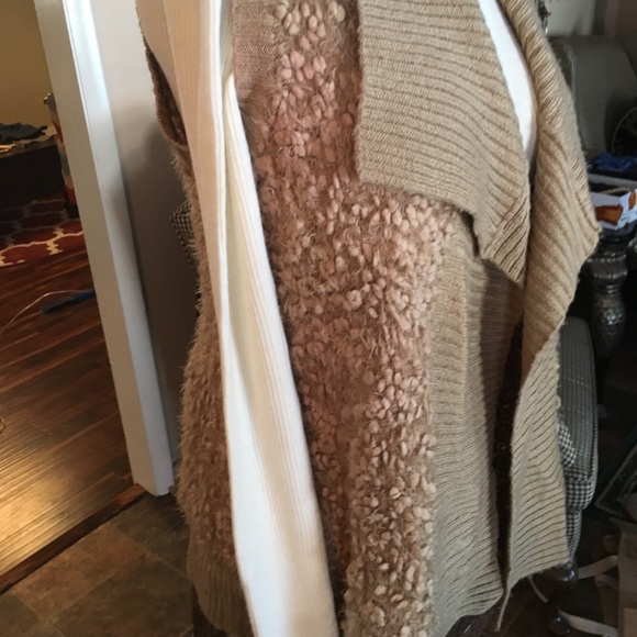 Kenzie Vest - Picture 7 of 8